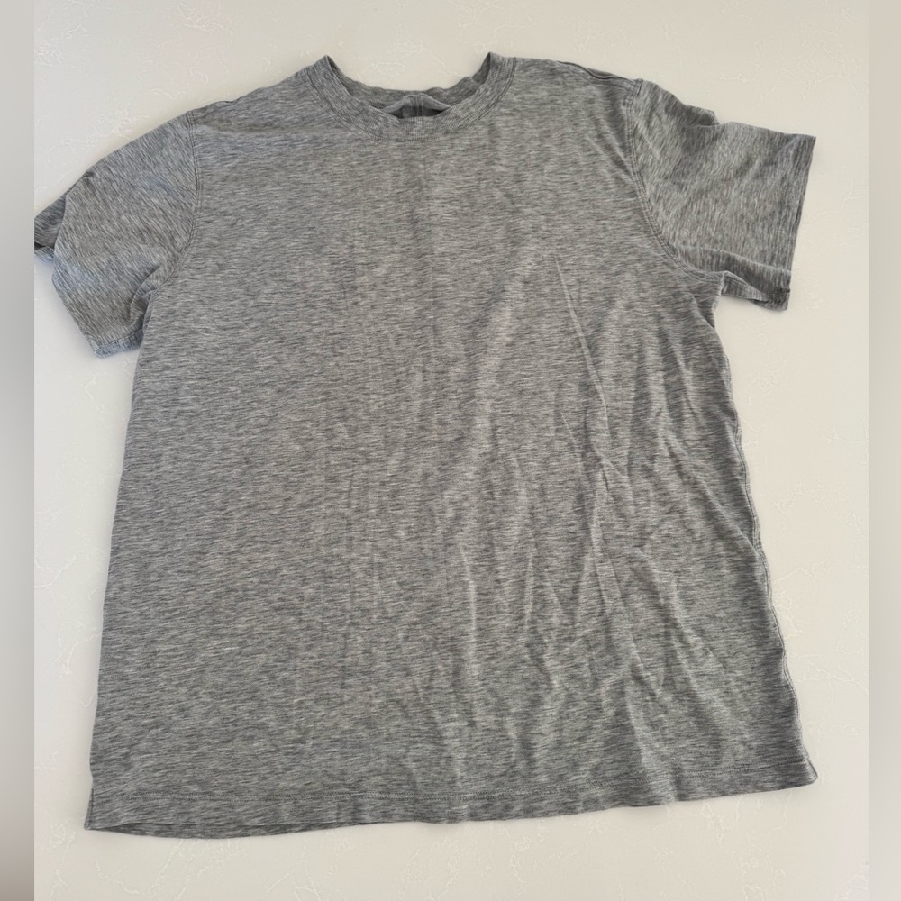 Women’s Lululemon short sleeve top